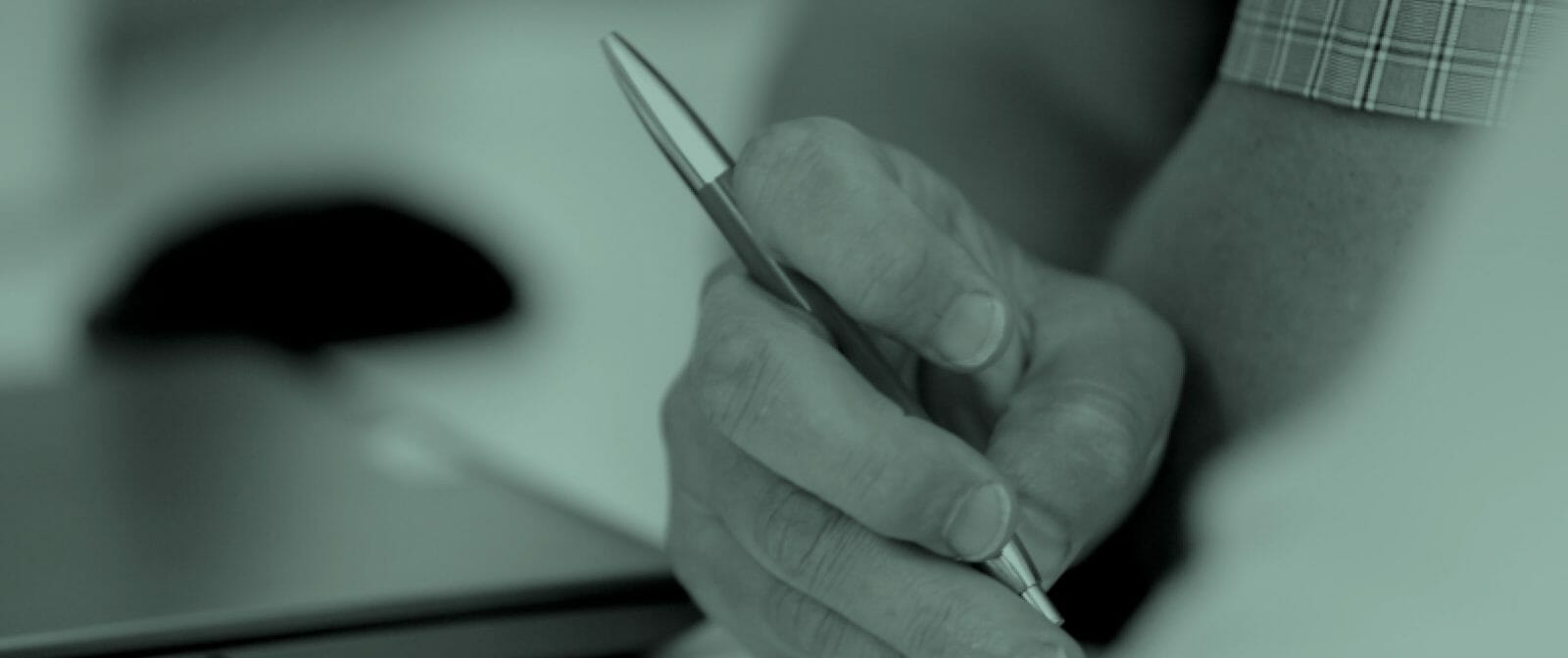 Corporate domain name management Com Laude