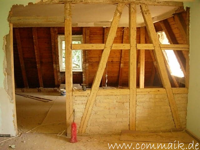 Entkernen des Wohnzimmers Trockenbauvorbereitungen commaik