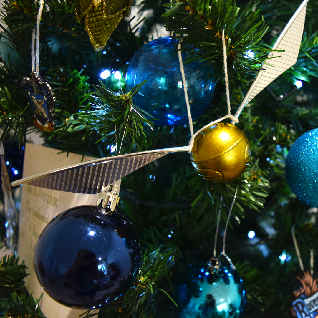 A Tour of My Harry Potterthemed Christmas Tree Commas and Ampersands