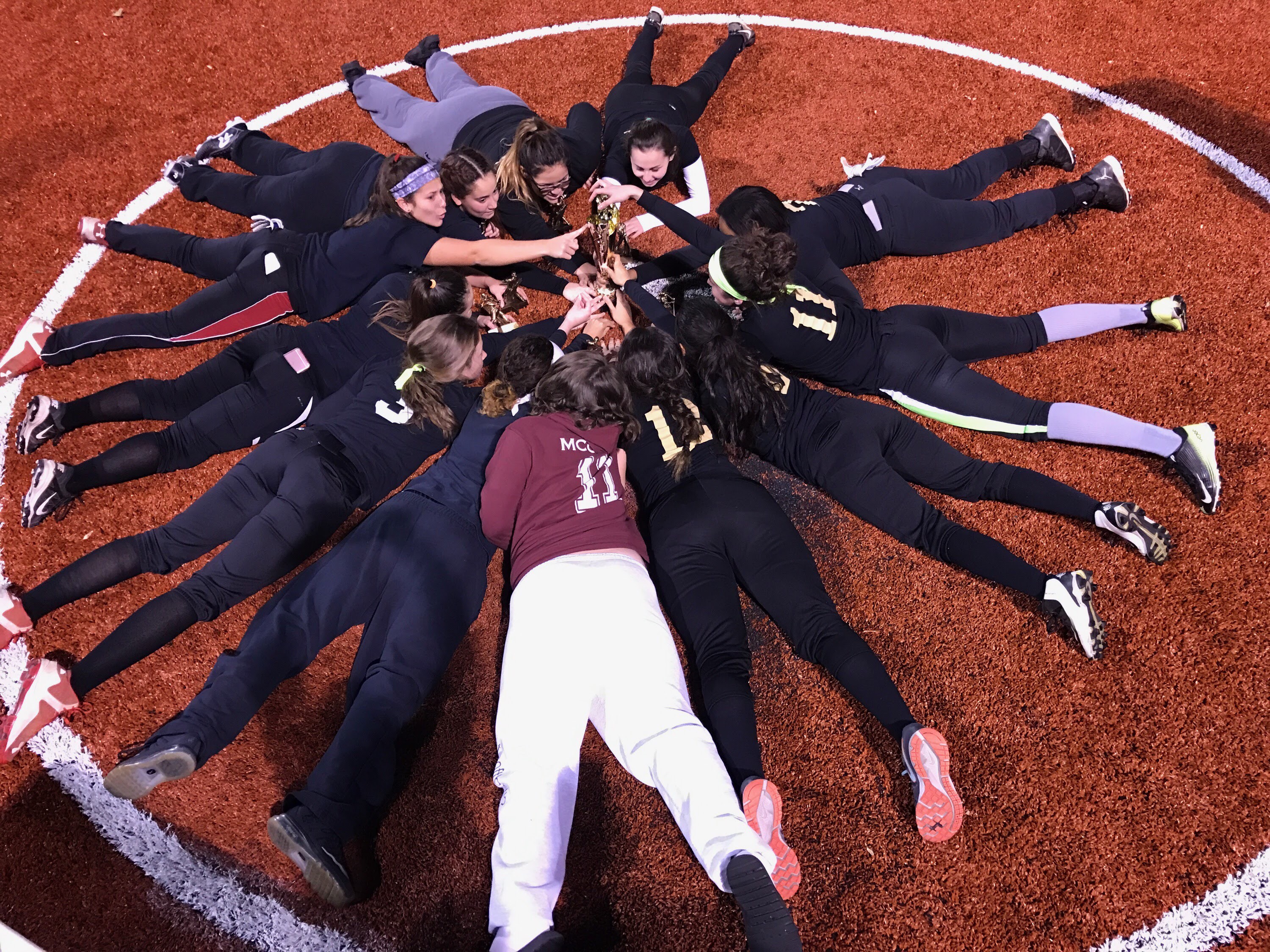 Softball Girls Move On The Commentator