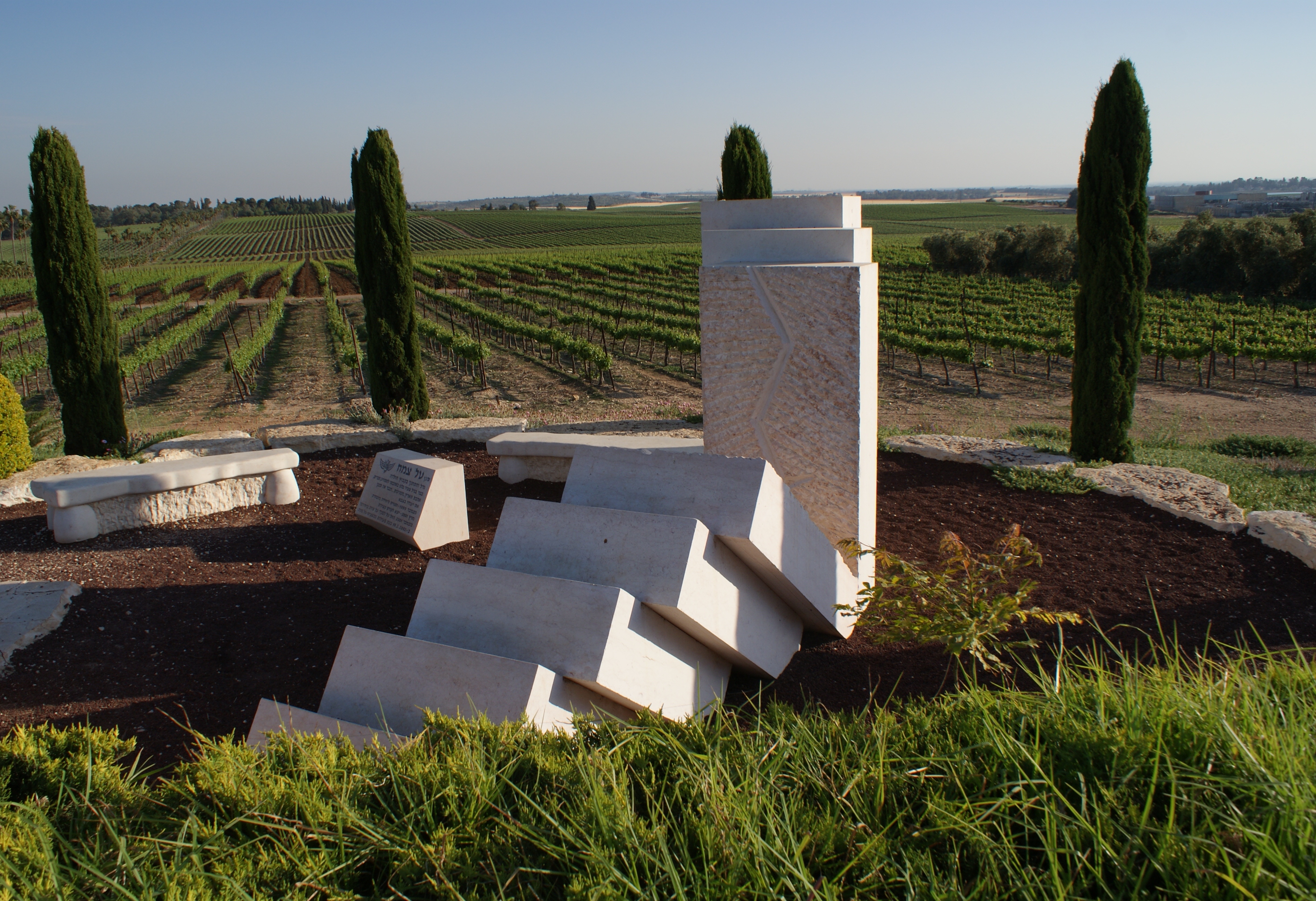 Remembering Israel's fallen soldiers and terror victims Two Memorials