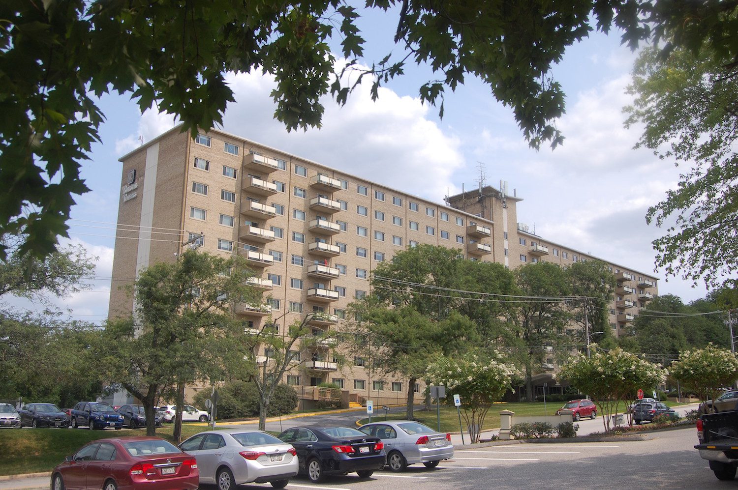 Peak Management Buys Ruxton Towers Apartments in Baltimore County for