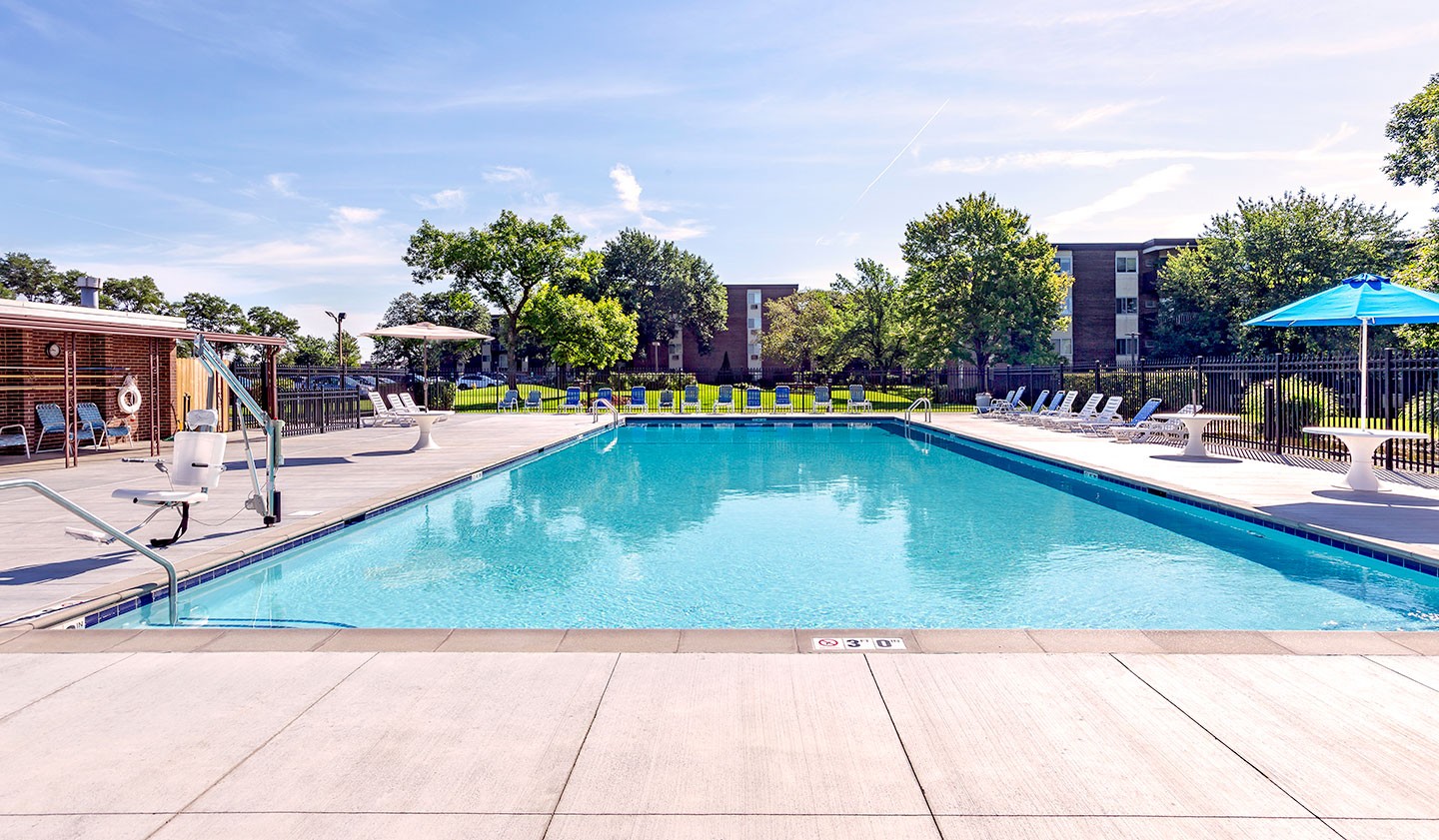 Point West Sunset Pools & Spas Commercial