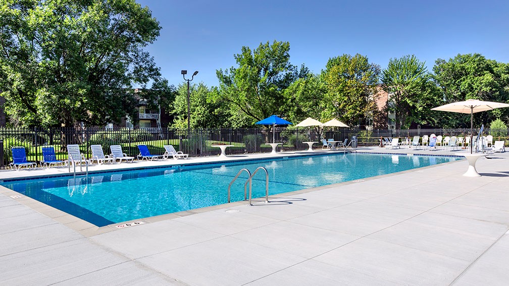 Point West Sunset Pools & Spas Commercial