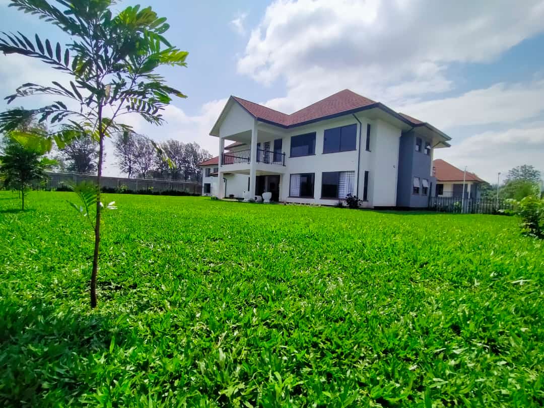 5 Bedroom Villa For Sale in Runda