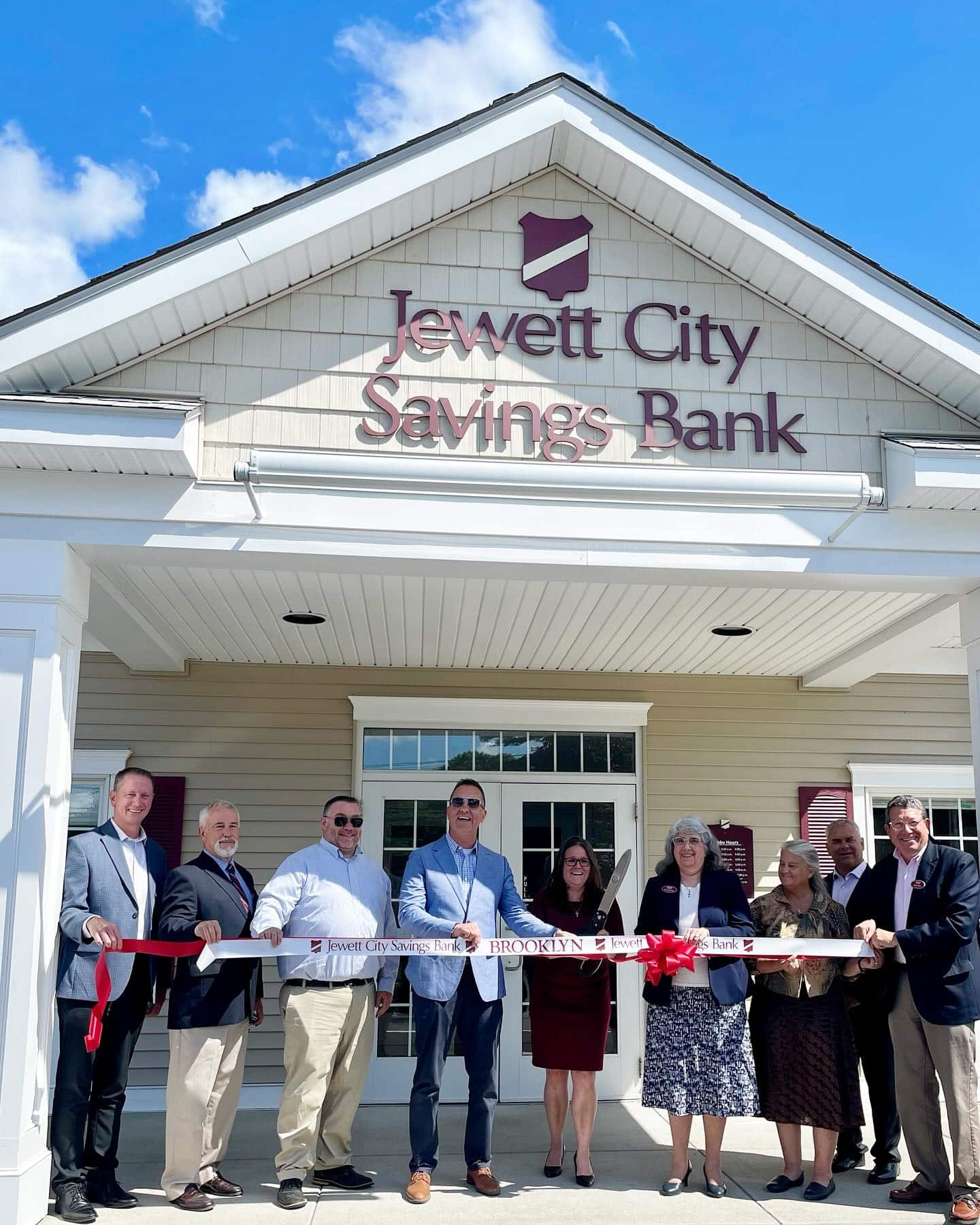 Jewett City Savings Bank Cuts Ribbon on Updated Brooklyn Branch