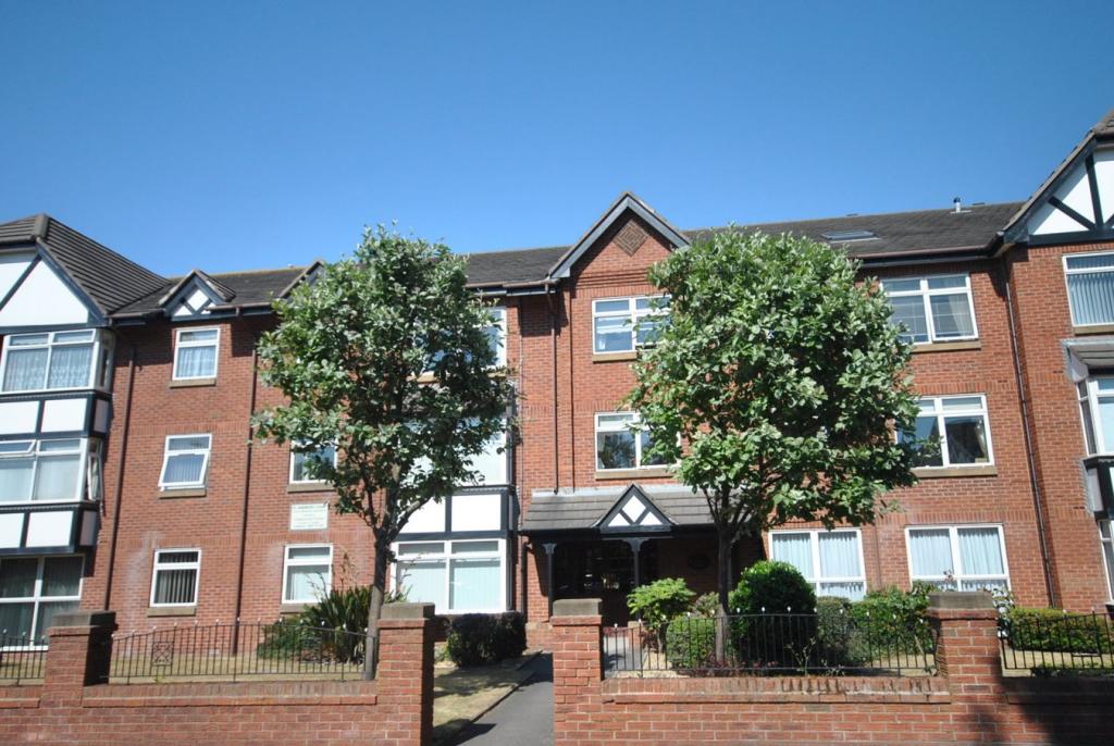 St Andrews Court Commerson Estate Management