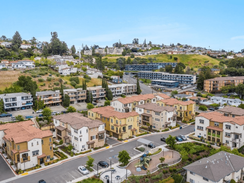 Ridge Homeowners Association Common Interest