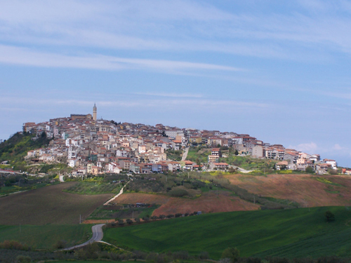 Montenero di Bisaccia — via Wikimedia Commons