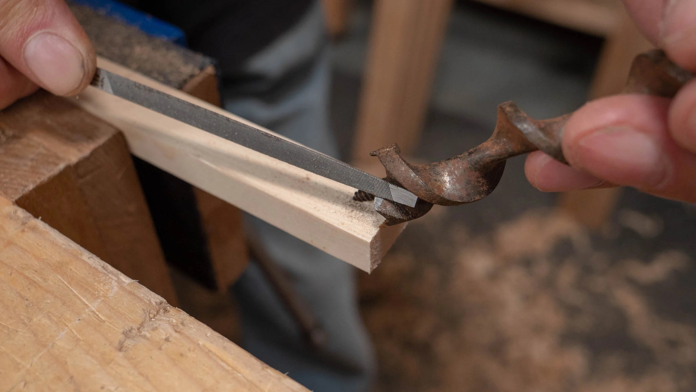 Setting Up a Swing Brace Setting Up and Sharpening Guides Common Woodworking Woodworking