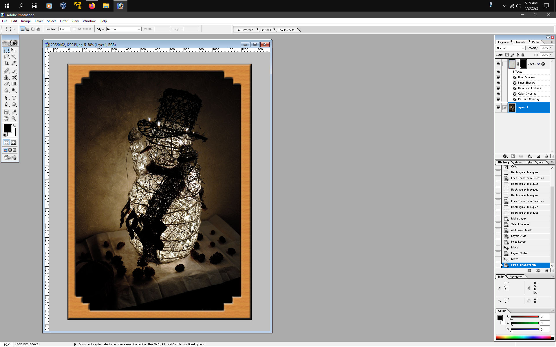Solved trying to put a frame around a photo in photoshp 7... Adobe