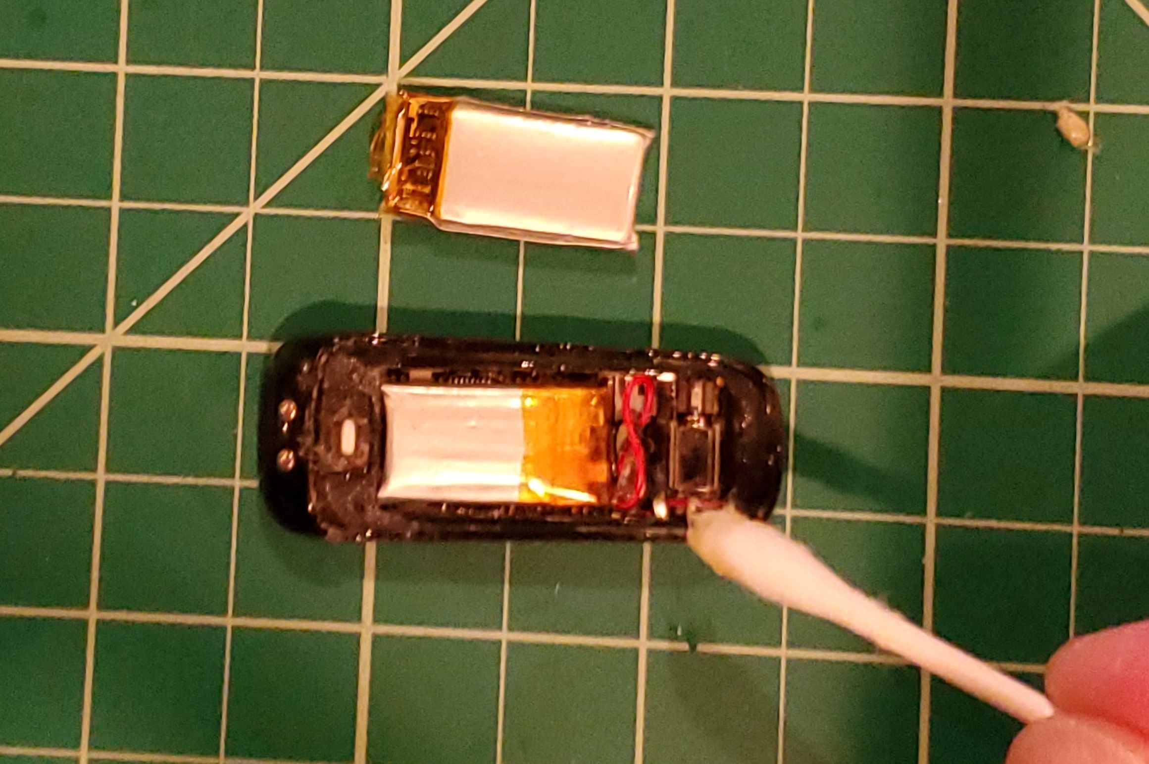 Fitbit One battery replacement walk-through with p... - Page 2 - Fitbit