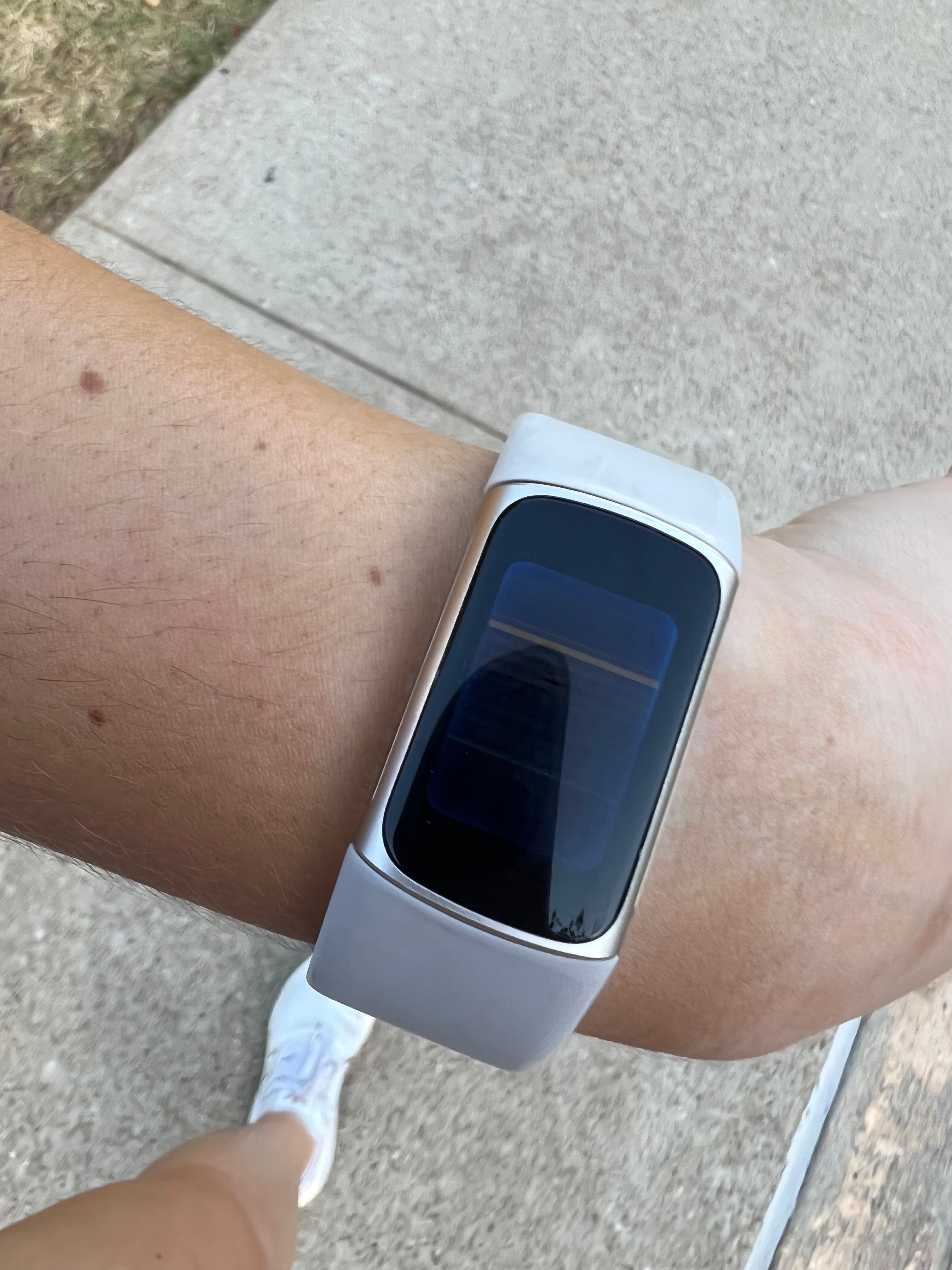 Charge 5 screen unresponsive, won’t swipe or reset... Fitbit Community