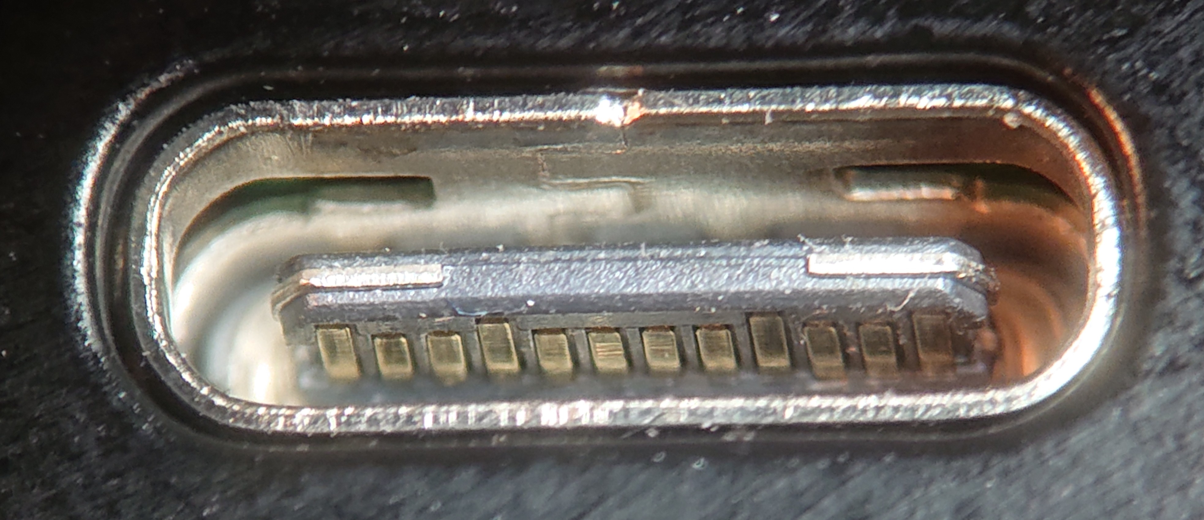 Broken charging port Technical Topics Philips Projection