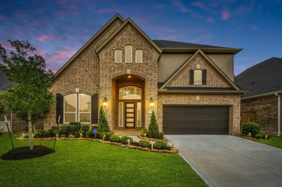 Learn about The Reserve at Clear Lake, December's featured neighborhood