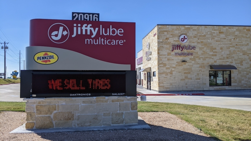 Jiffy Lube rolls out electric vehicle service at Hutto location
