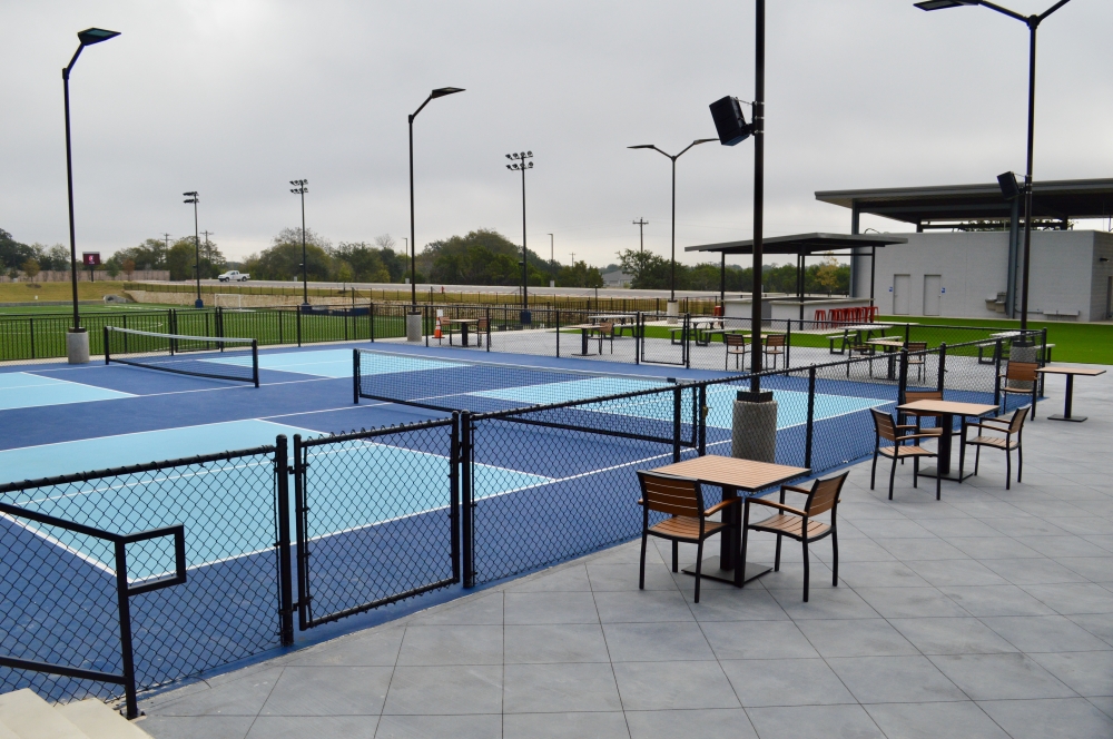 The Fieldhouse brings pickleball, beach volleyball, food vendors to The