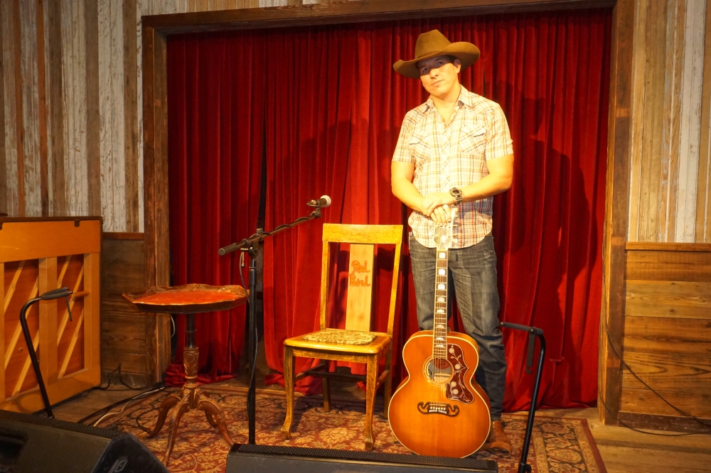 Intimate music venue Redbird Listening Room inspires songwriters in New