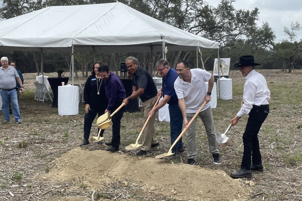 First phase of Lohman’s Square development in Lakeway begins with
