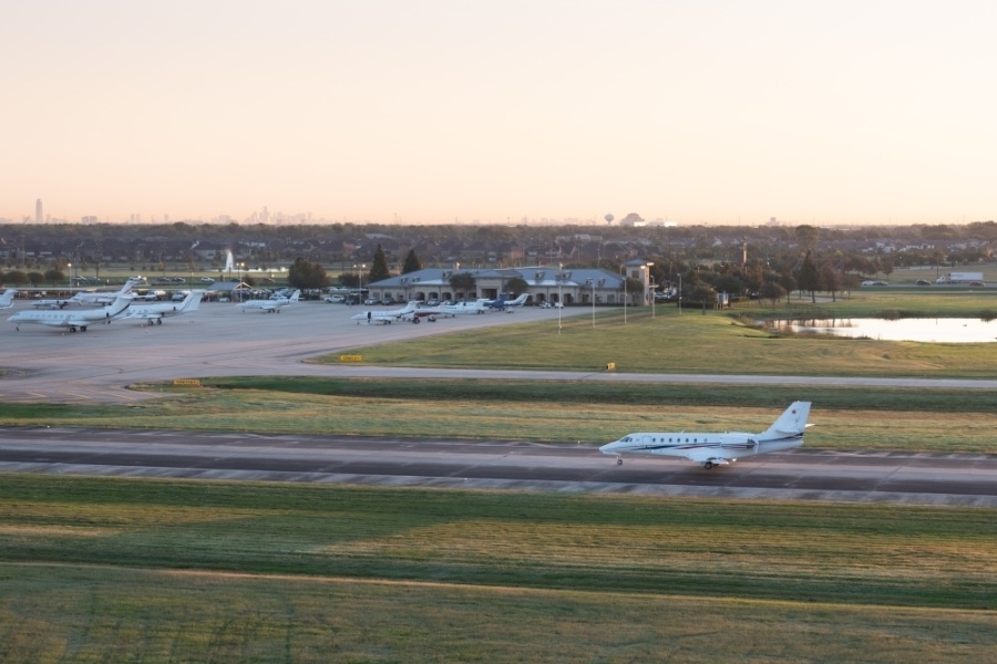 Sugar Land greenlights 1.4 M airport runway rehabilitation project