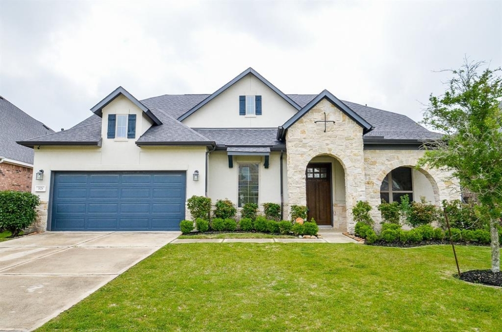 9 homes on the market Learn more about this month's featured