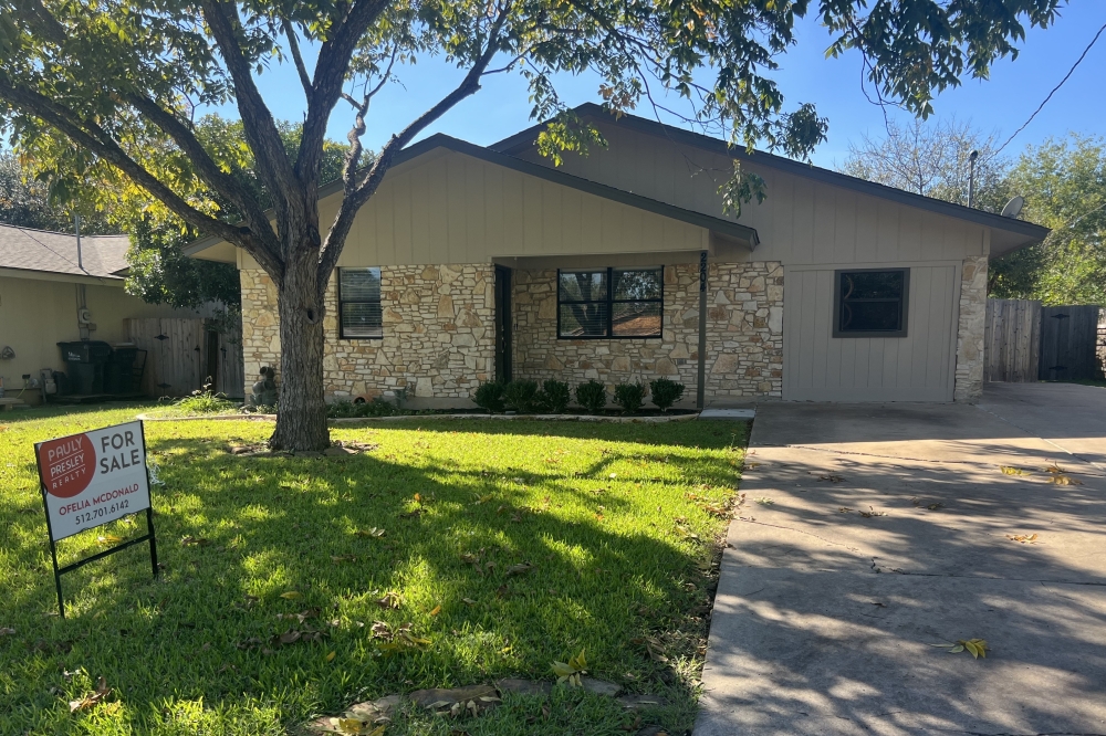 Established Quail Valley neighborhood offers easy access to downtown city parks