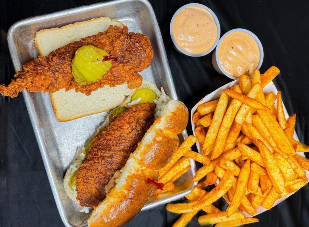 Food truck Bussin'Buns brings hot chicken to Northwest Austin