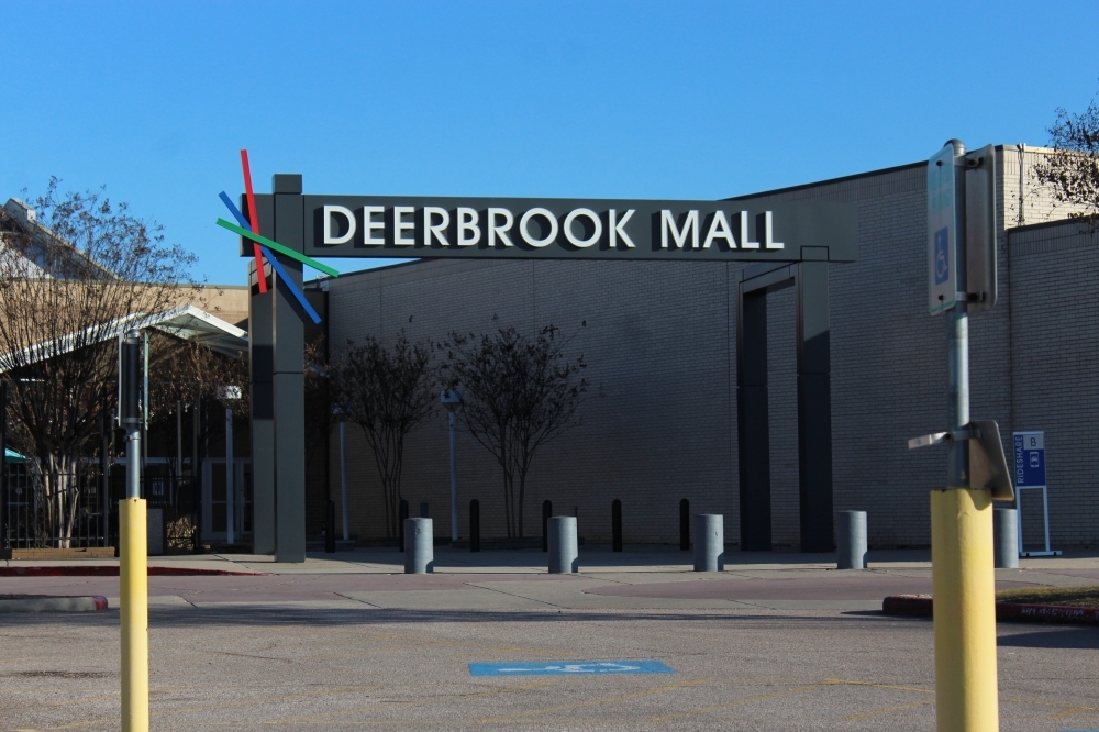 Hook Up Fashions coming soon to Deerbrook Mall Community Impact