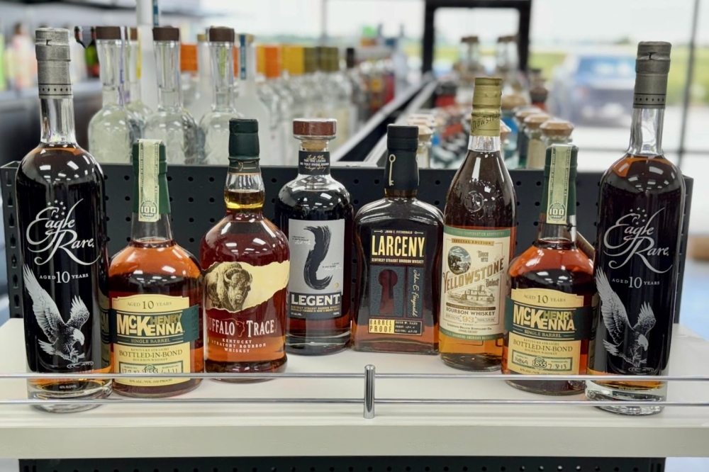 Locally owned Elite Liquor & More opens in Cross Creek Ranch Retail