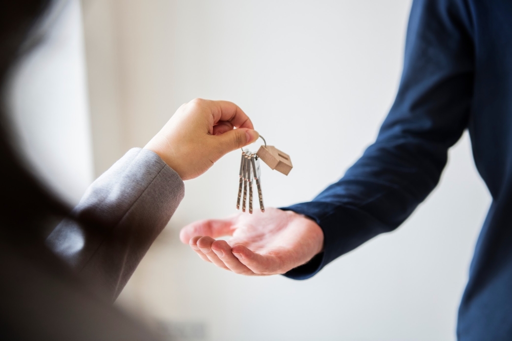 Houstonarea home sales decline for second consecutive month