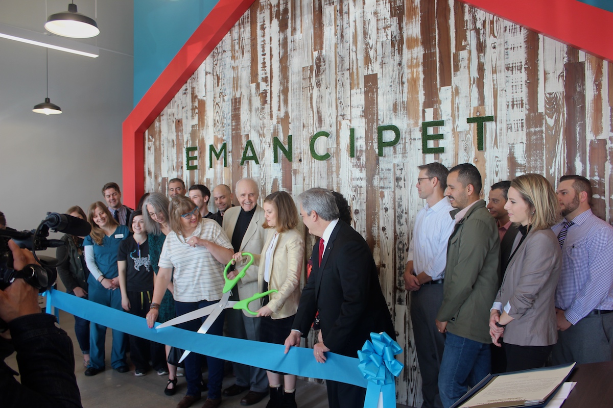 PHOTOS Elected officials, dogs celebrate North's Austin's new low