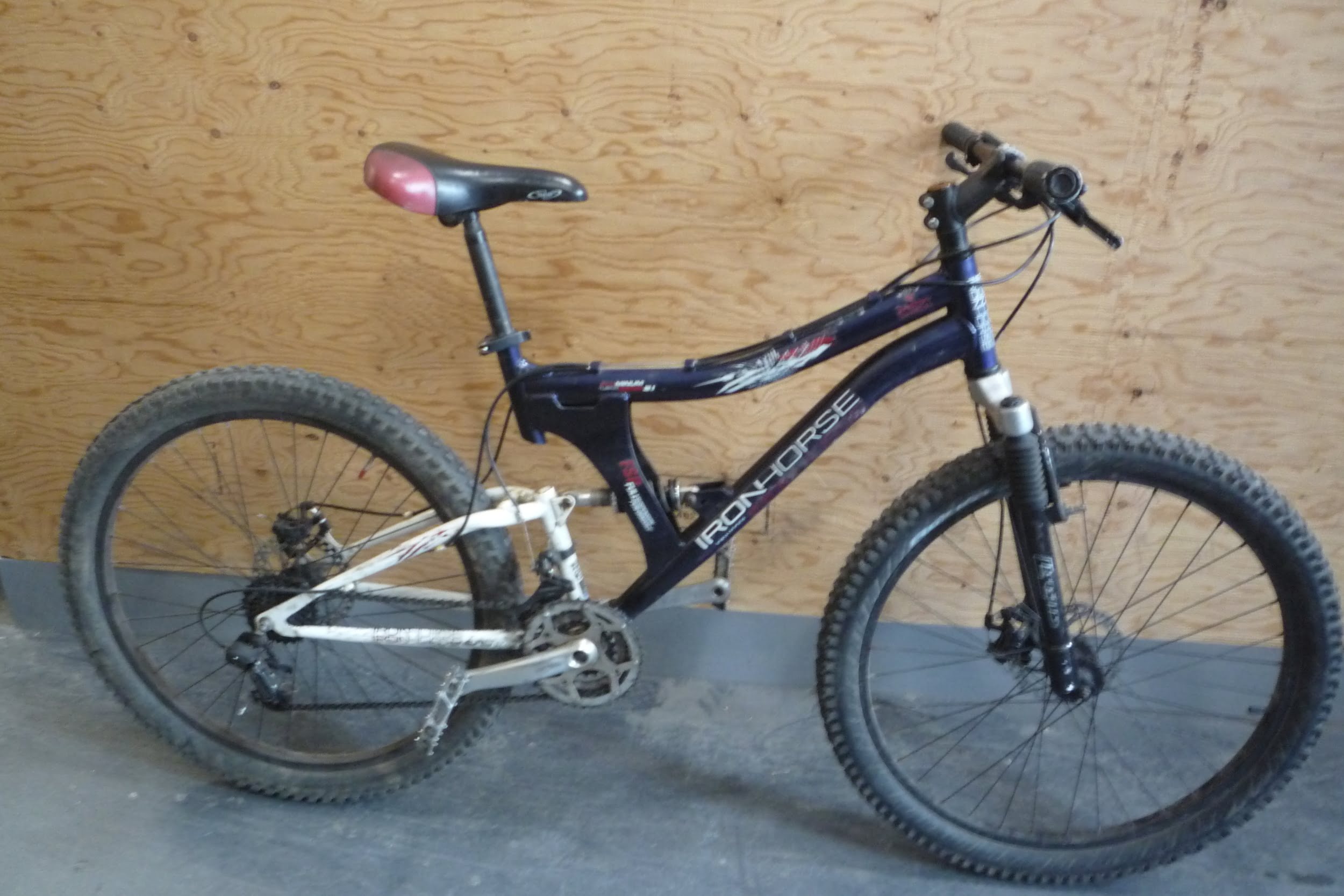 Iron Horse Full Suspension 2 Community Spokes