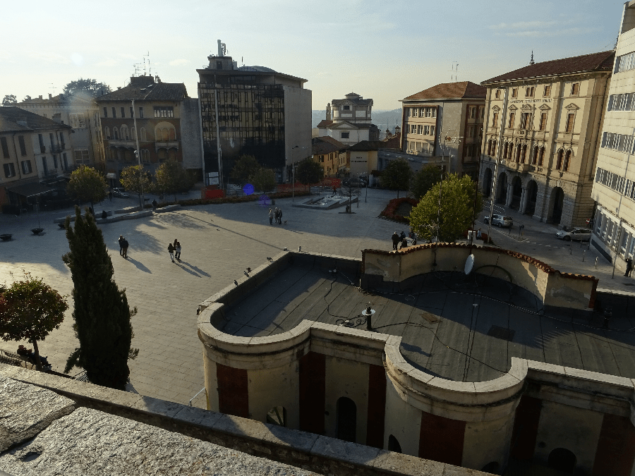 Cantù The Good, (The Bad) and The Beautiful The Como Companion