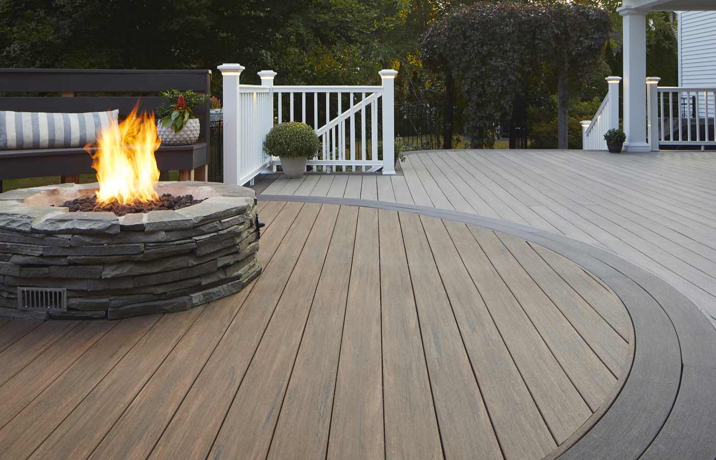 How to Know When It’s Time to Replace Your Deck