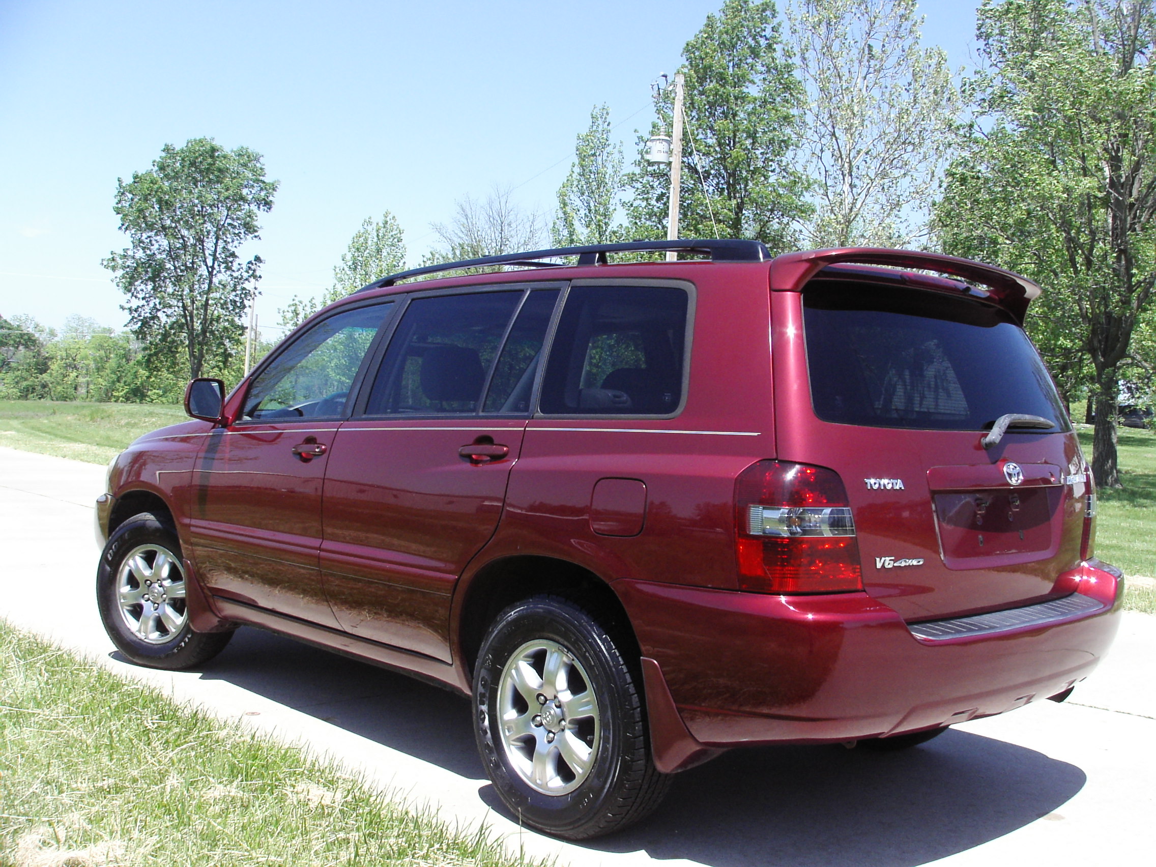 2007 Toyota Highlander V6 AWD 3rd row seating CoMoMotors