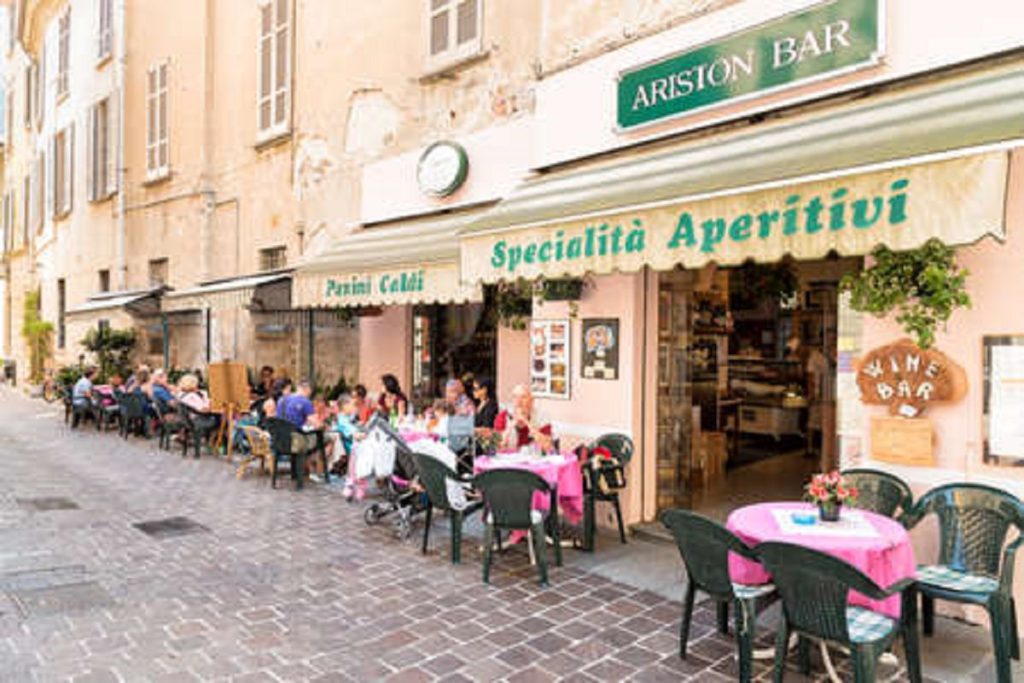 Vecchio Ariston, Nuova Vita. Bernasconi (Caffè Maya) Apre Il Ristorante Rovelli: "Disperata Ricerca Di Personale" - Comozero 683_x_1024_jpg