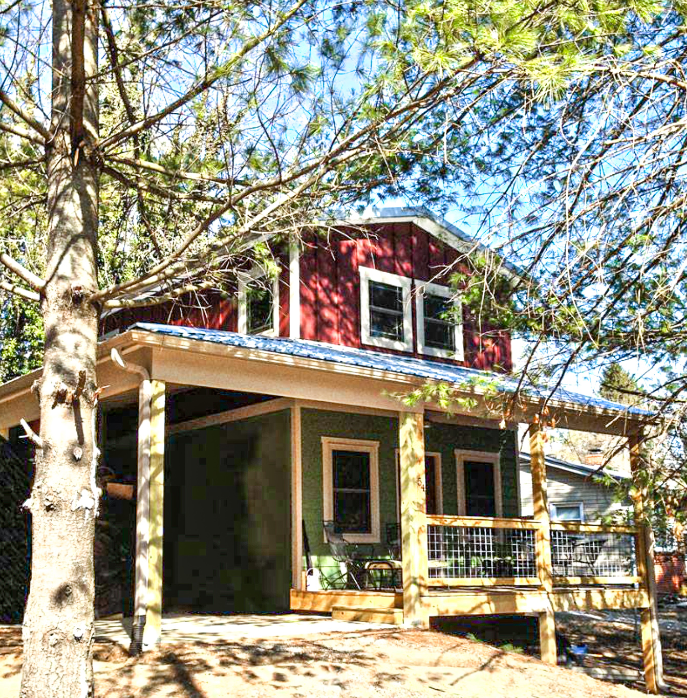 Take a Closer Look at a Compact Cottage Compact Cottages