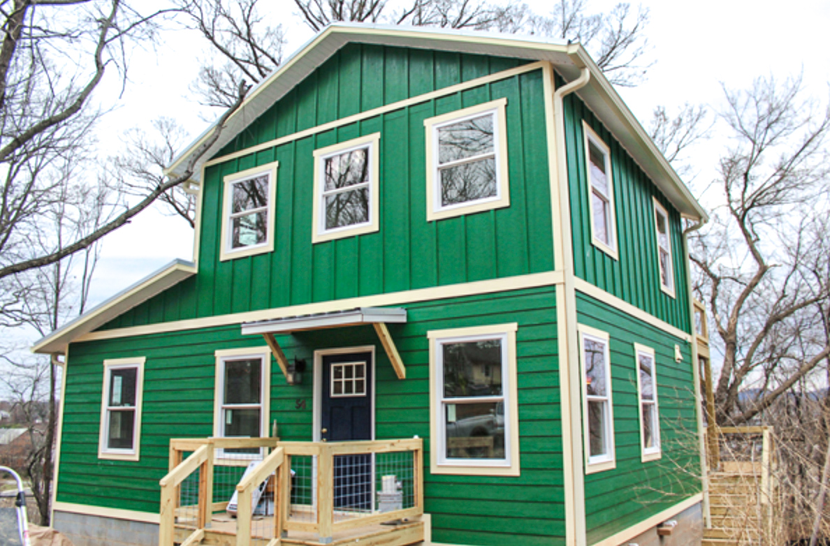 Take a Closer Look at a Compact Cottage Compact Cottages