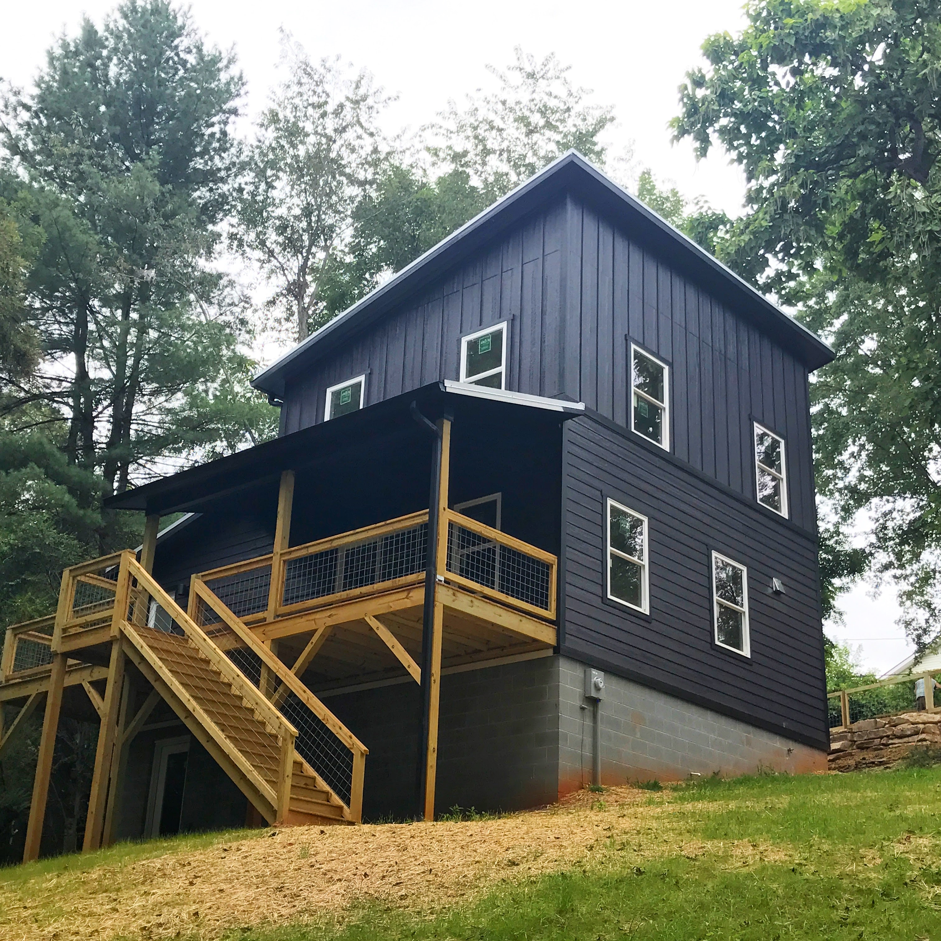 Take a Closer Look at a Compact Cottage Compact Cottages