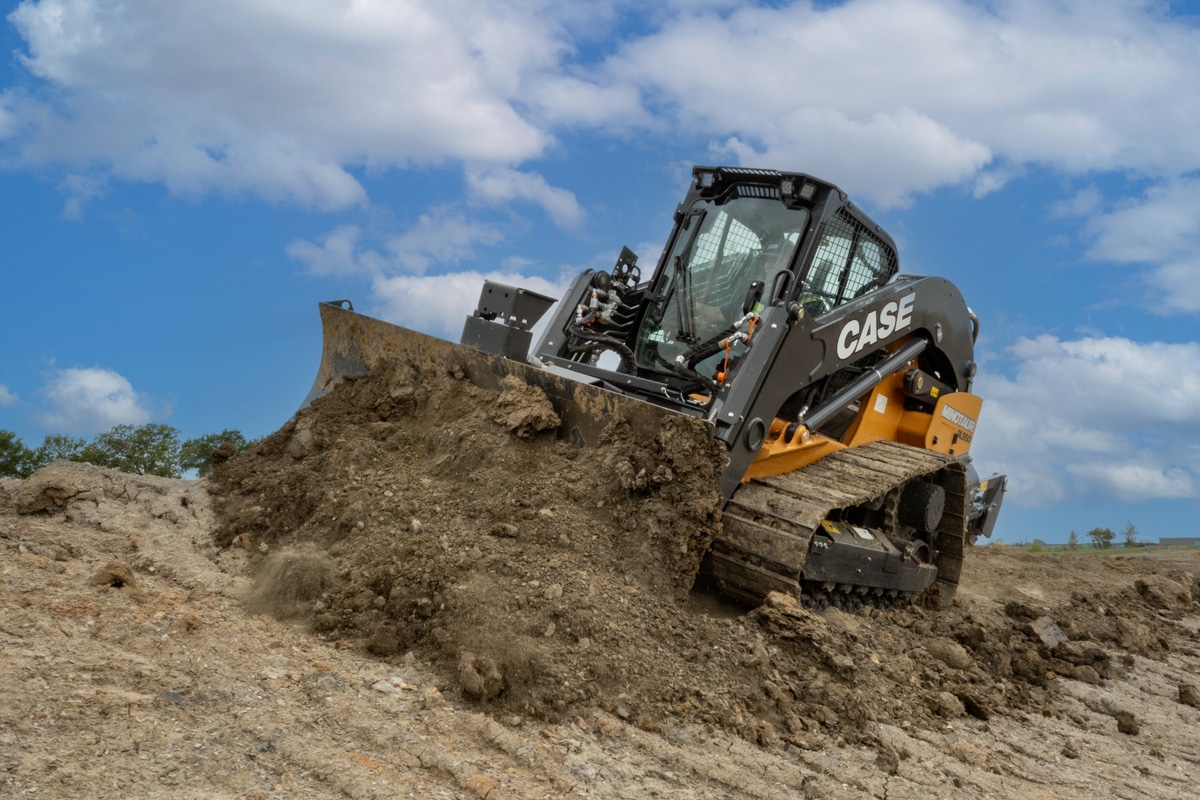 Photos! CASE Introduces OneofaKind Minotaur DL550 Compact Dozer