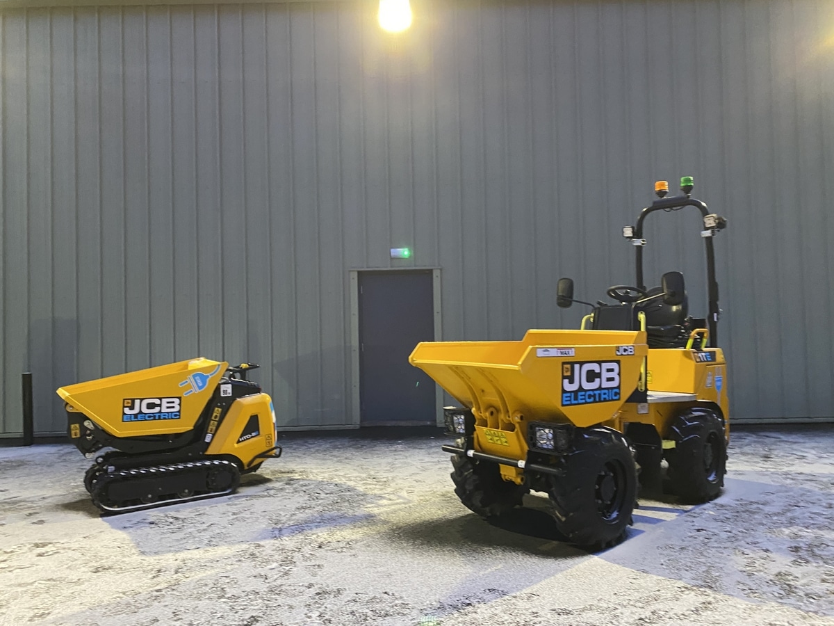 Photos! JCB Announces Hydrogen Combustion Engines with Working