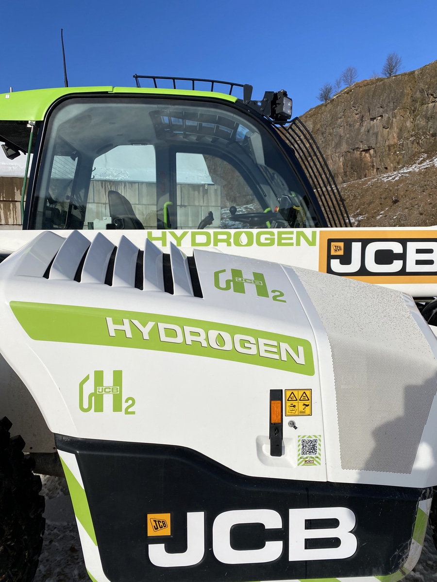 Photos! JCB Announces Hydrogen Combustion Engines with Working