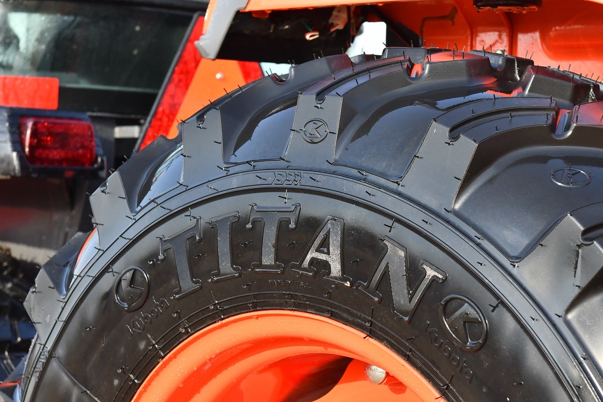 Kubota Enhances Compact Tractor Lineup, Unveils Four Models at National Farm Machinery Show