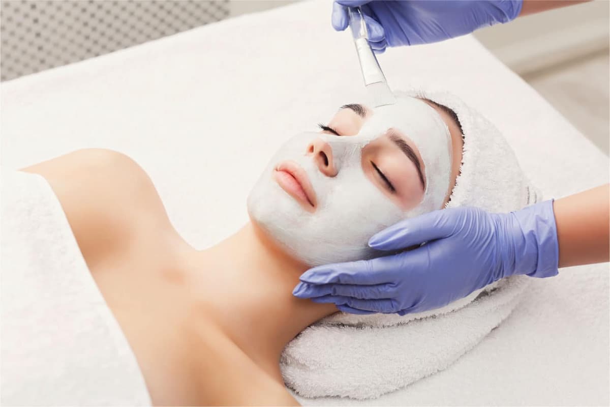 The Process, Recovery & Costs Of Microdermabrasion Facial Treatments