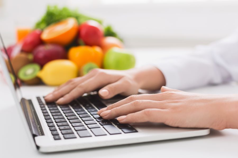 How to a Certified Nutritionist Online in 2022 Comparisonsmaster