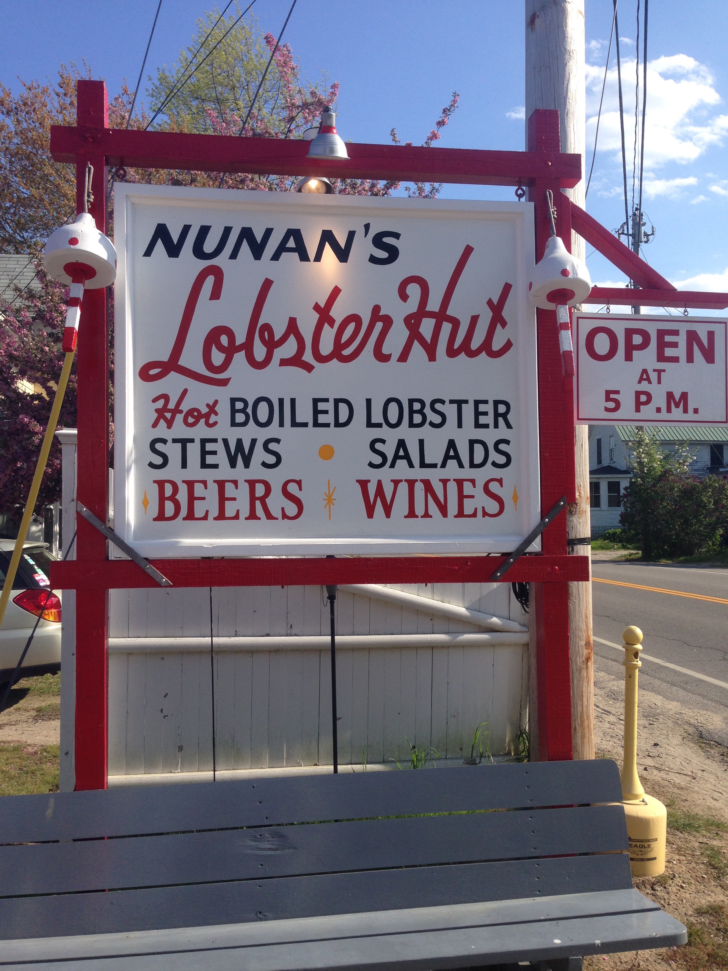 Nunan's Lobster HutKennebunkport, Maine Compass + Twine