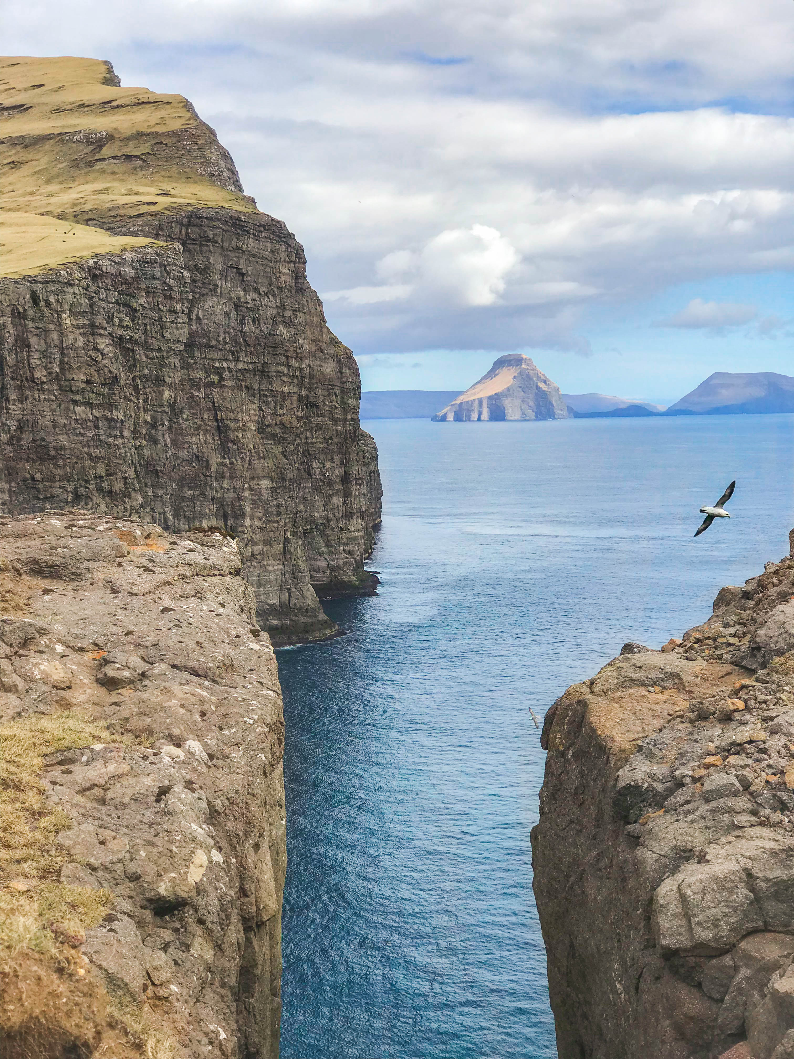 The Ultimate Faroe Islands Hike Lake Sørvágsvatn, Bøsdalafossur