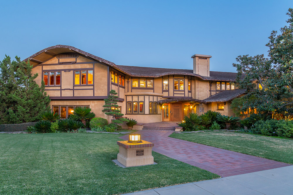 Impeccably restored historic Pasadena Arts and Crafts style estate