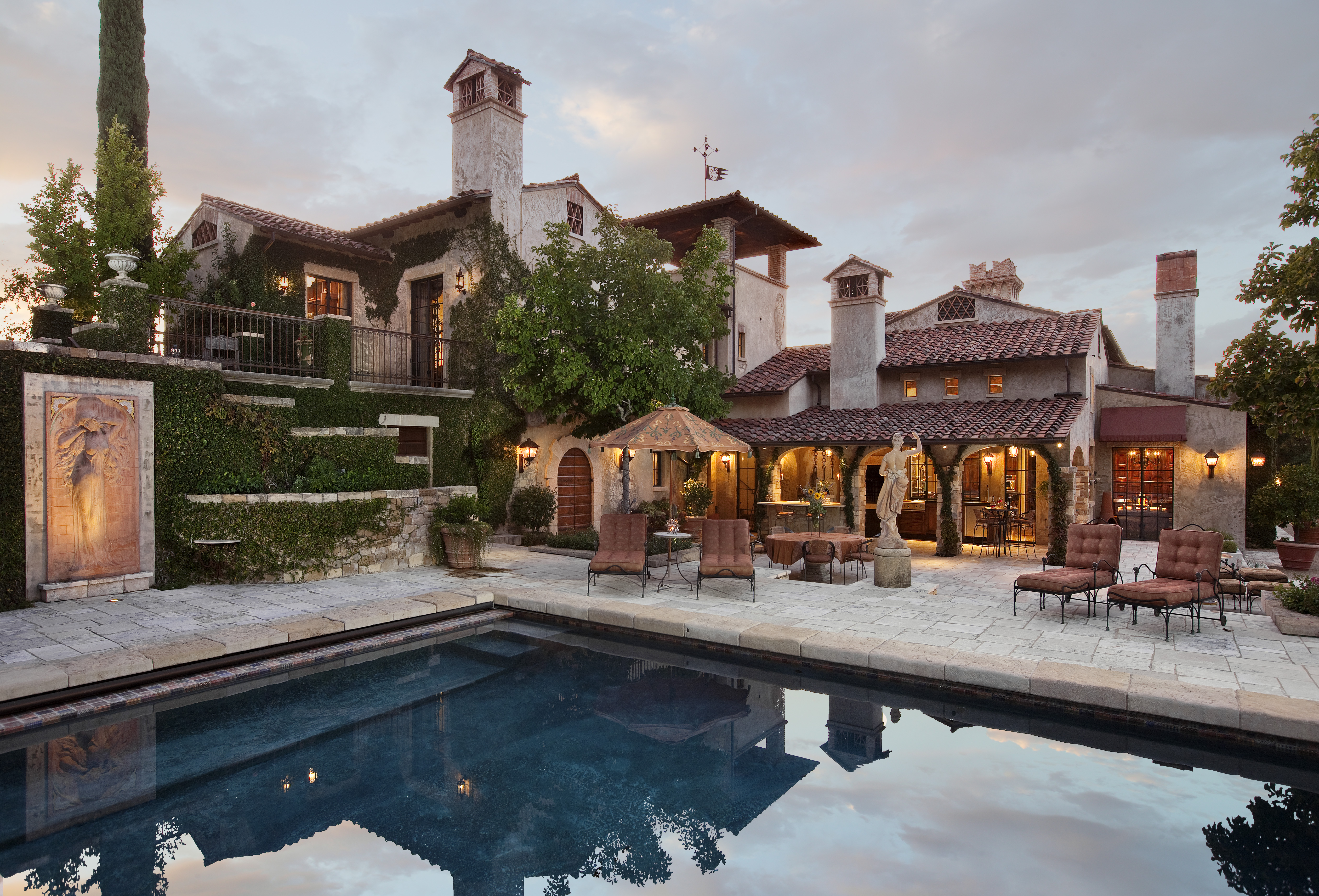 Home of the Week Spectacular Villa Montana Blends Old World Antiquities, Modern Elegance