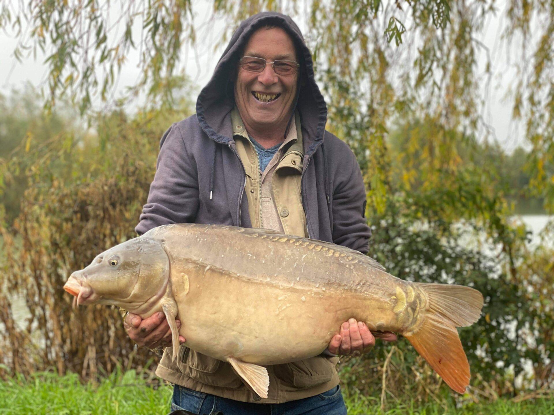 WIN 48 hours fishing for 2 Anglers on Dog Lane Fishery CHARITY COMP